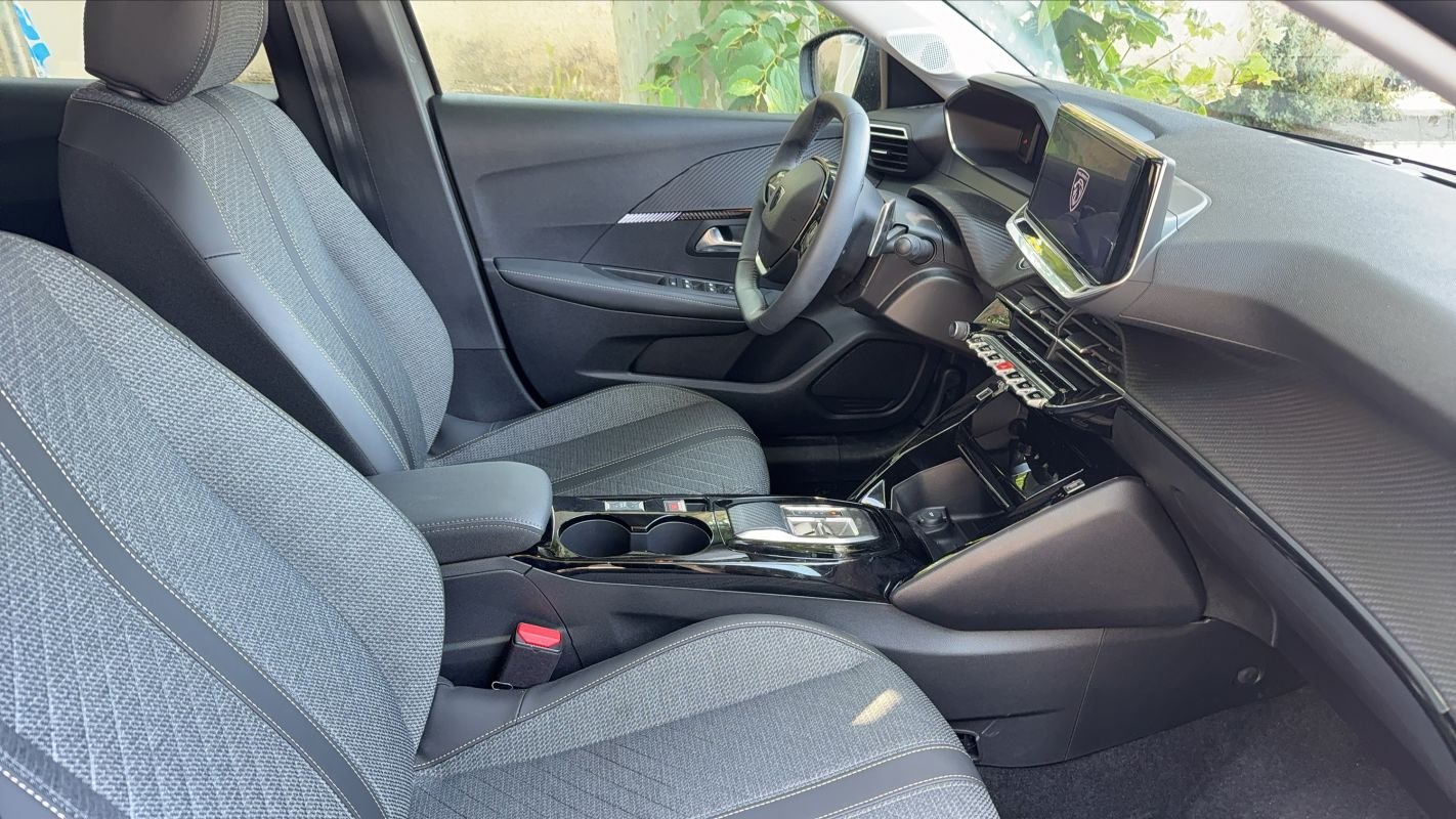 Peugeot 208 - Photo 27