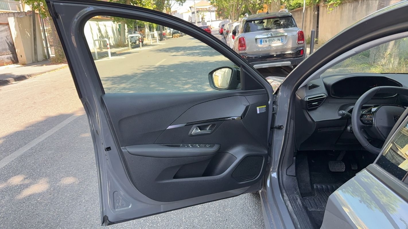 Peugeot 208 - Photo 7