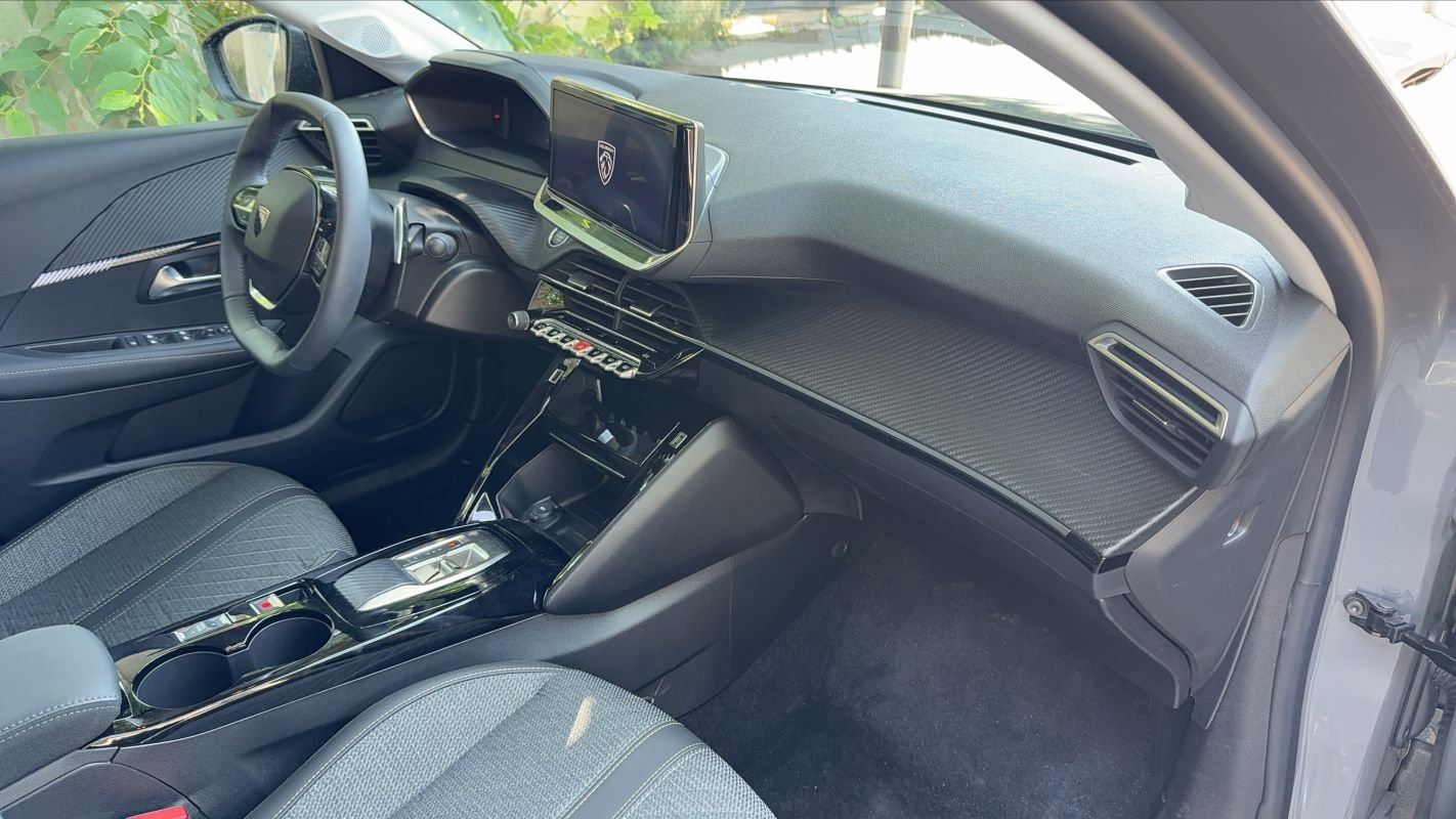 Peugeot 208 - Photo 10