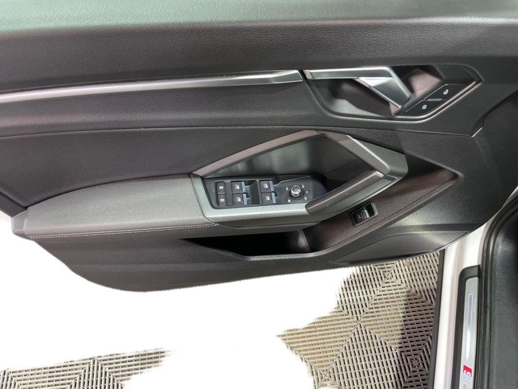 Audi Q3 - Photo 15