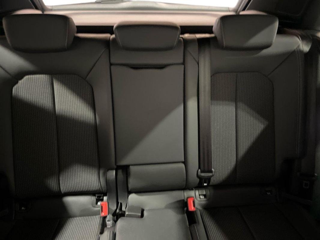 Audi Q3 - Photo 22
