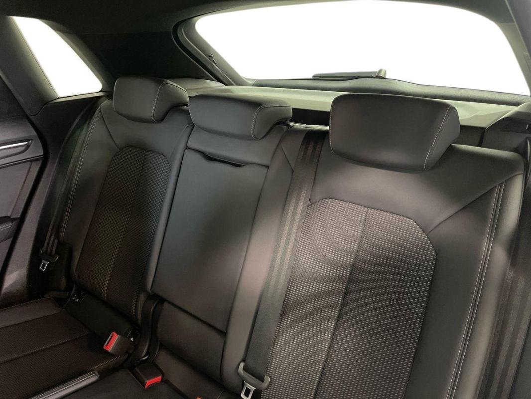 Audi Q3 - Photo 23