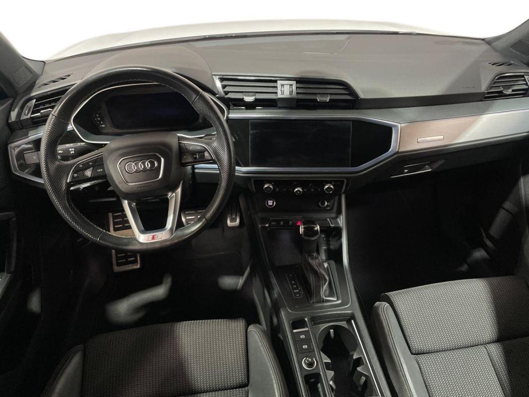 Audi Q3 - Photo 24