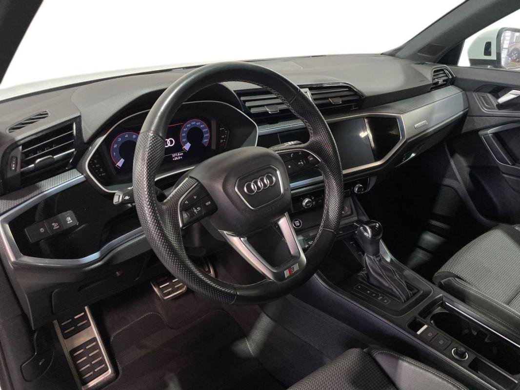 Audi Q3 - Photo 9