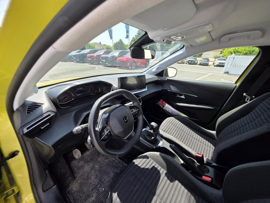 Peugeot 208 - Photo 11