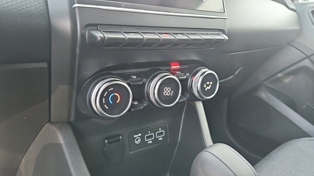 Renault Clio - Photo 25