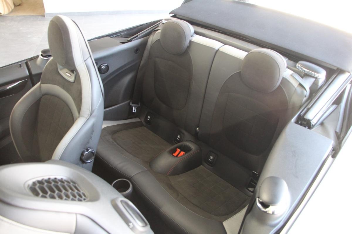 Mini Cabrio - Photo 11