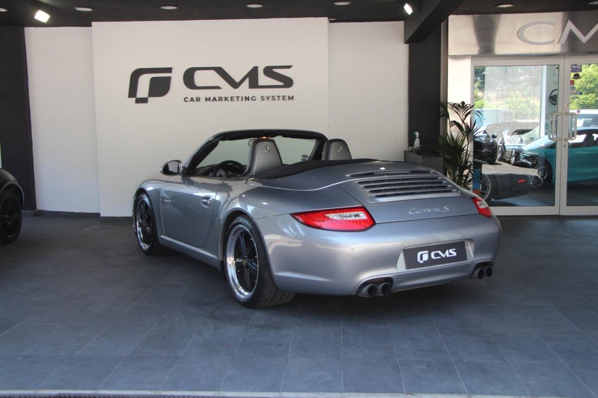 Porsche 911 - Photo 2
