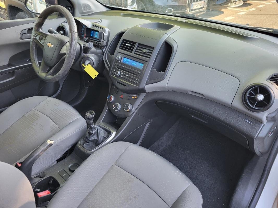 Chevrolet Aveo - Photo 4