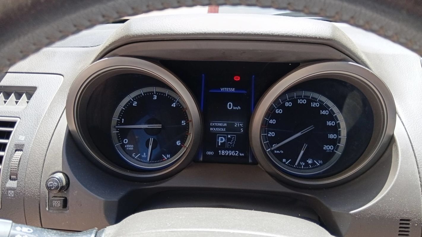 Toyota Land Cruiser - Photo 12