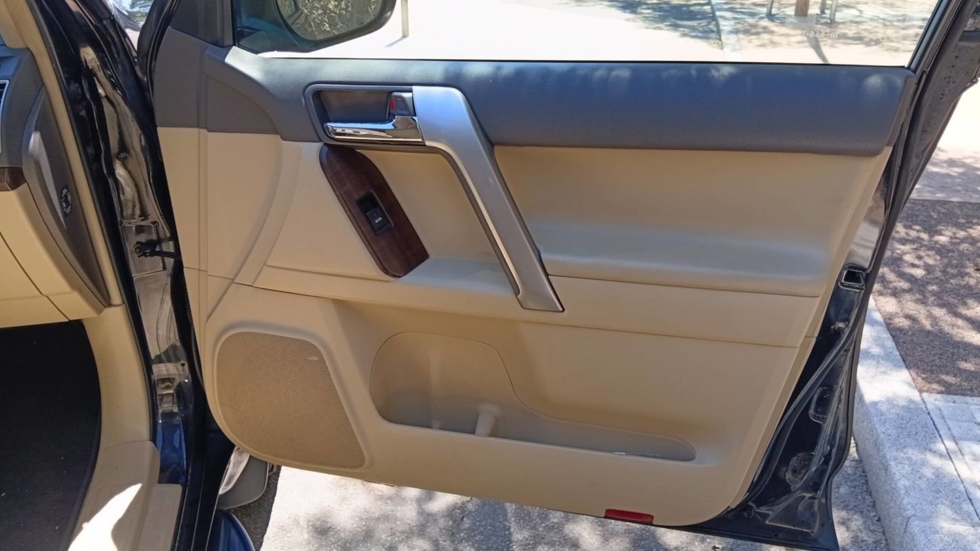 Toyota Land Cruiser - Photo 22