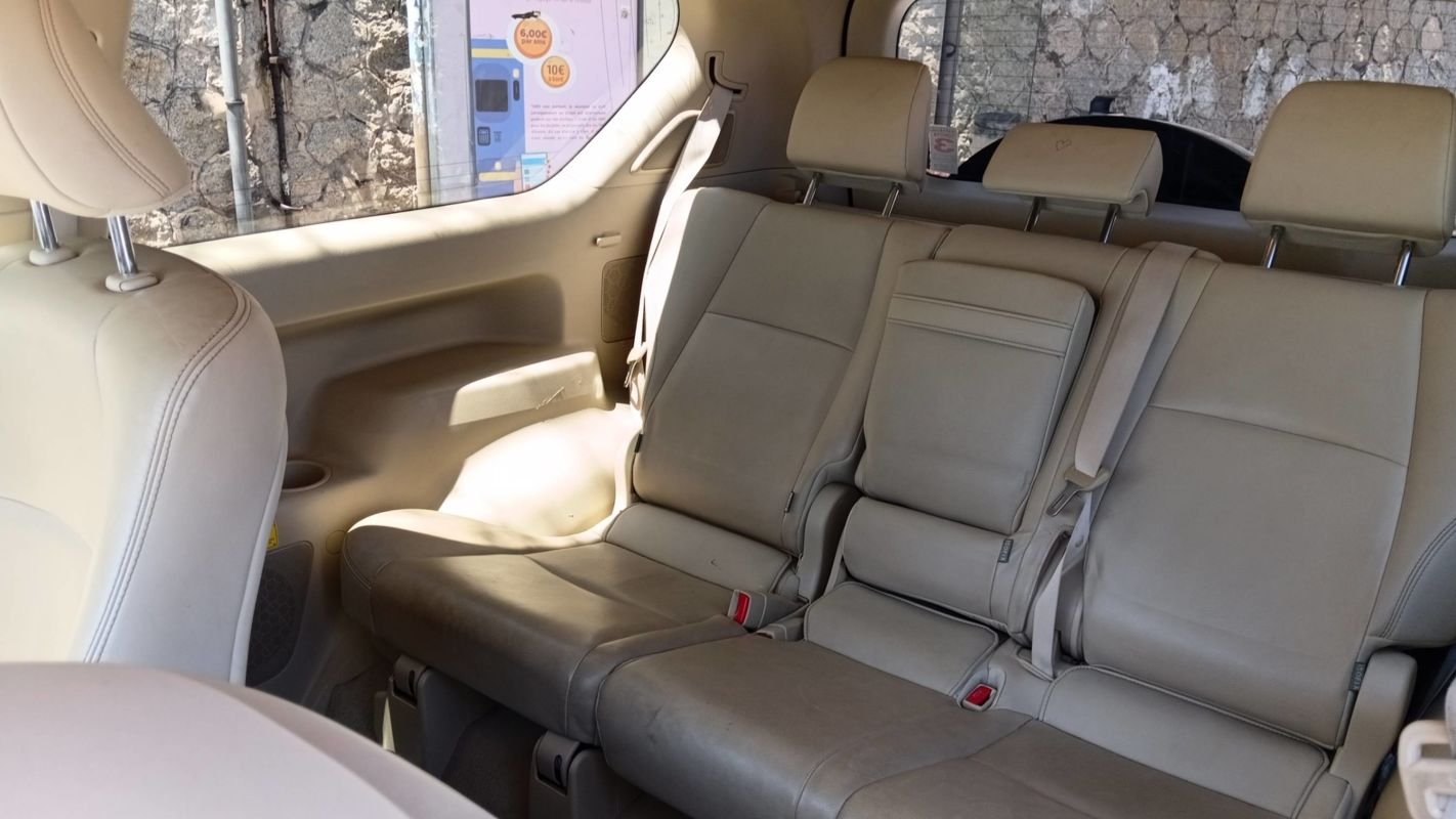 Toyota Land Cruiser - Photo 9