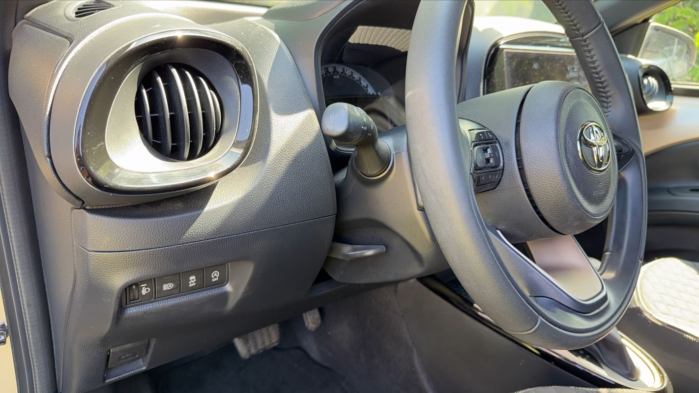 Toyota aygo x - Photo 13