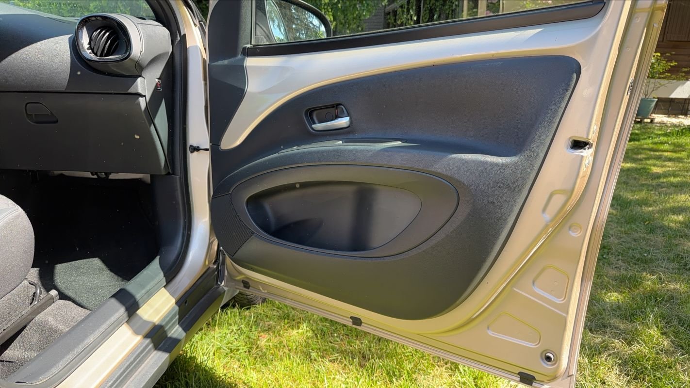 Toyota aygo x - Photo 23