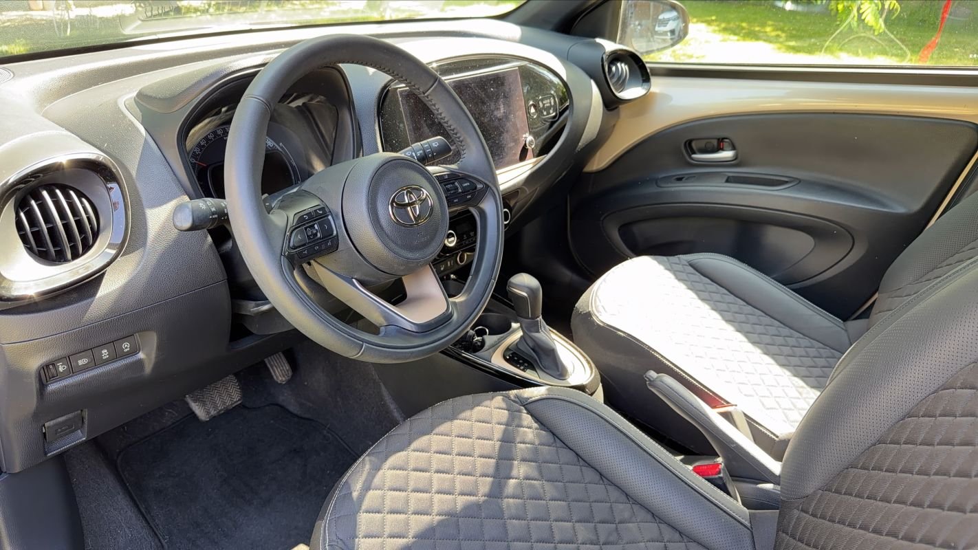 Toyota aygo x - Photo 8