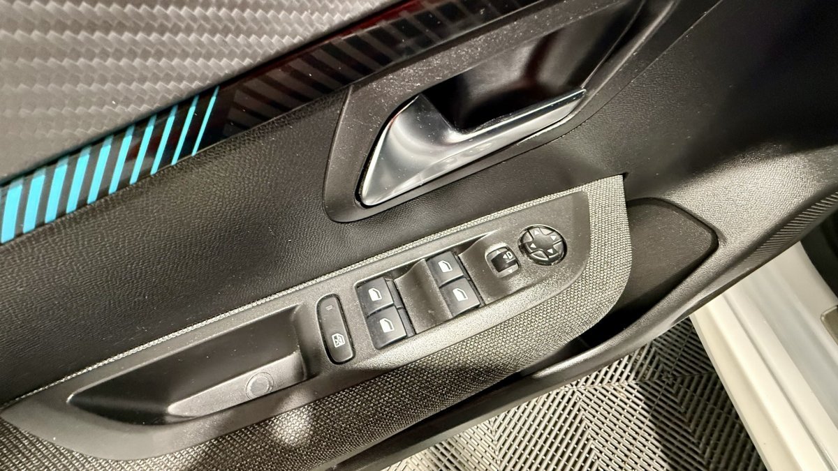 Peugeot 208 - Photo 14