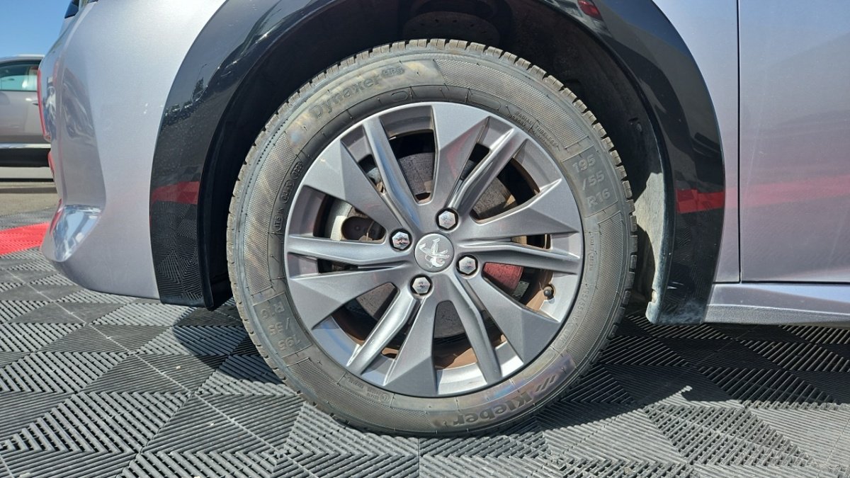 Peugeot 208 - Photo 8
