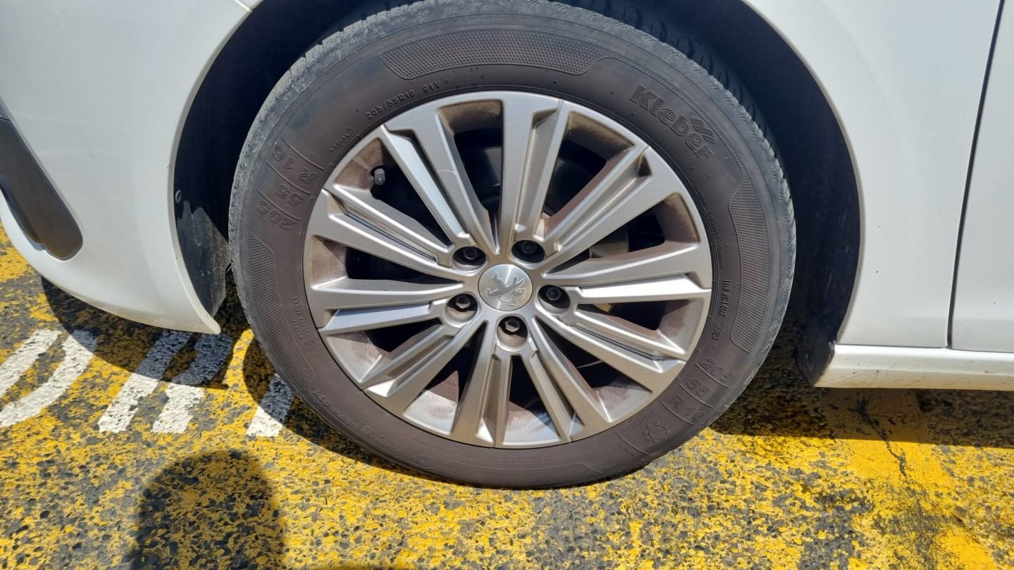 Peugeot 308 - Photo 18