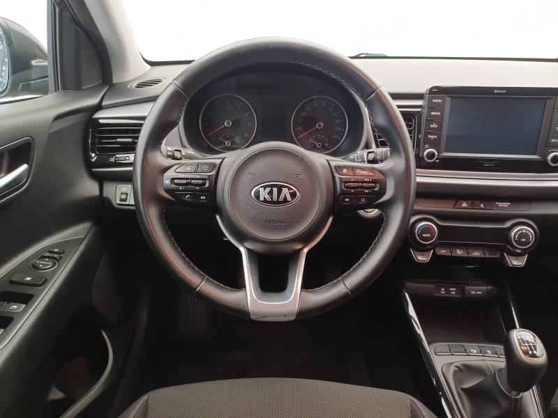 Kia Rio - Photo 13