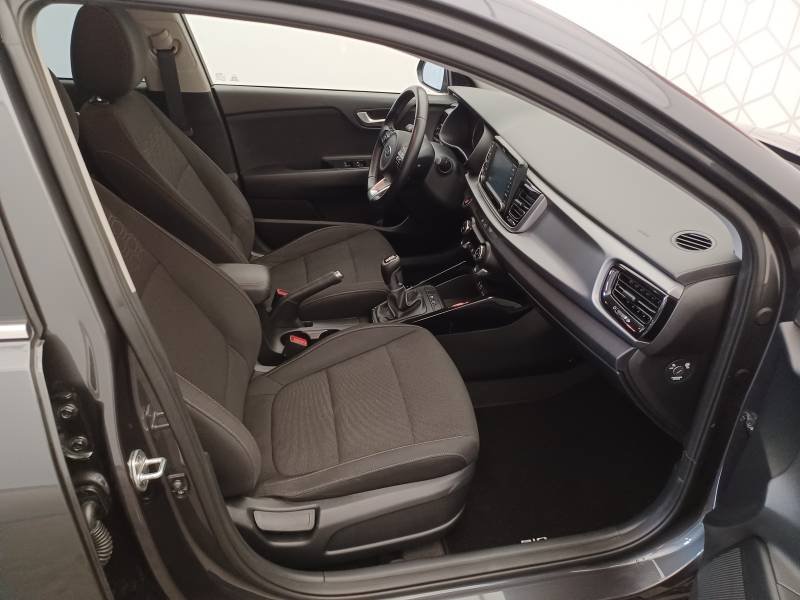 Kia Rio - Photo 14
