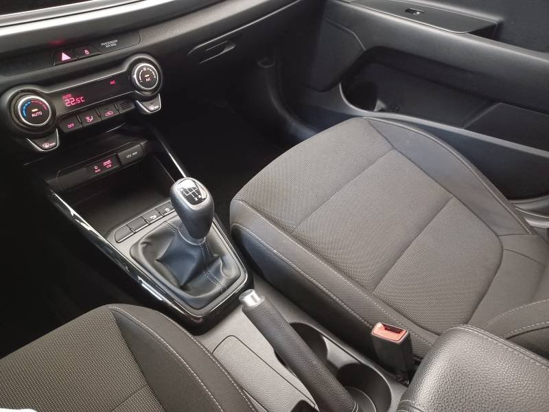 Kia Rio - Photo 26