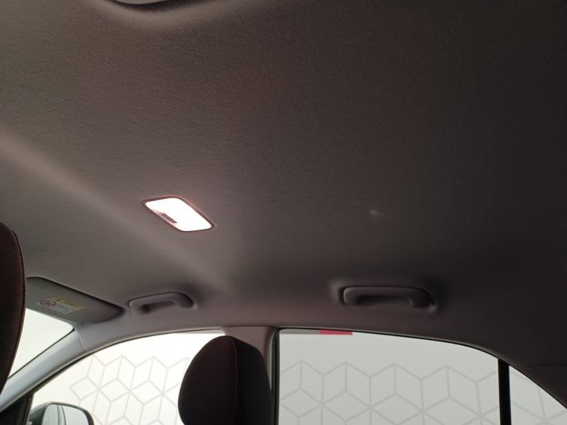 Kia Rio - Photo 32