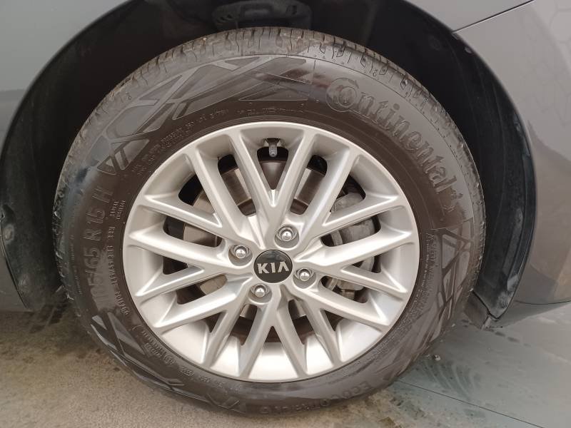 Kia Rio - Photo 10