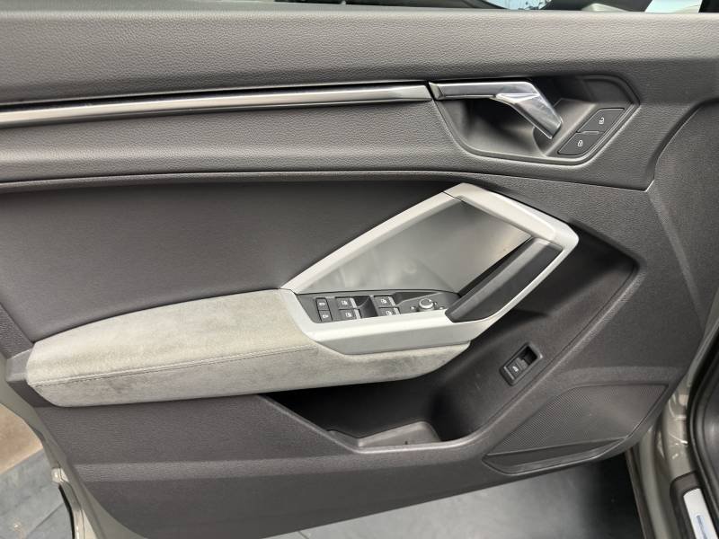 Audi Q3 - Photo 23