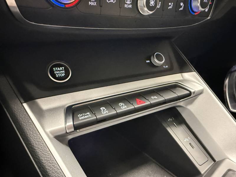 Audi Q3 - Photo 36