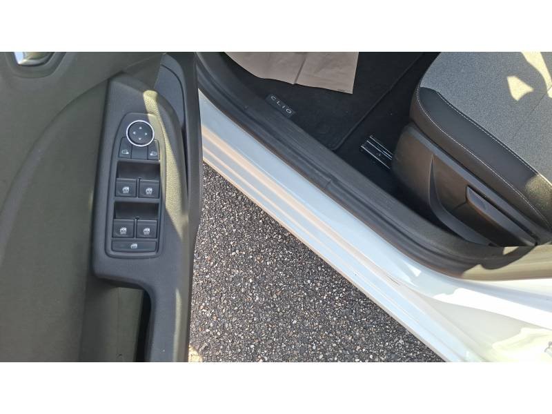Renault Clio - Photo 22
