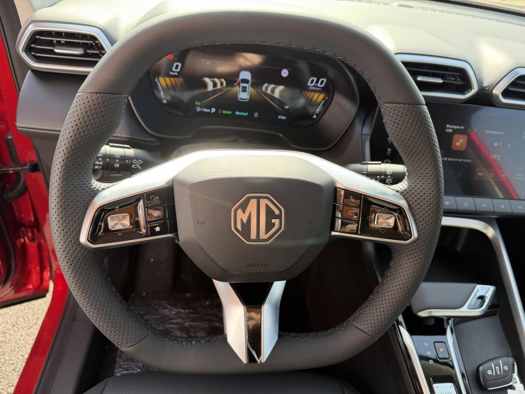 MG ZS - Photo 11