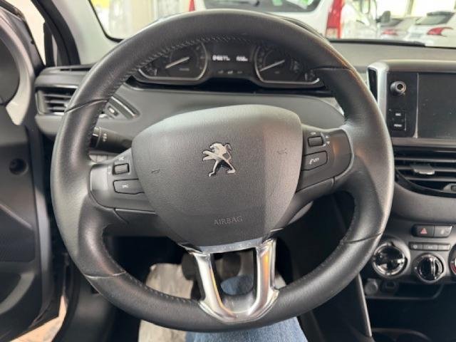 Peugeot 208 - Photo 14