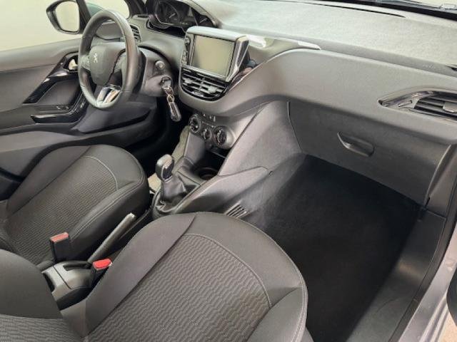 Peugeot 208 - Photo 8