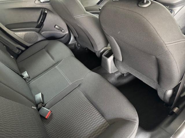 Peugeot 208 - Photo 9