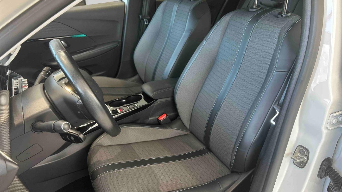 Peugeot 208 - Photo 11