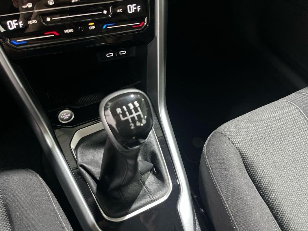 Volkswagen T-Roc - Photo 11