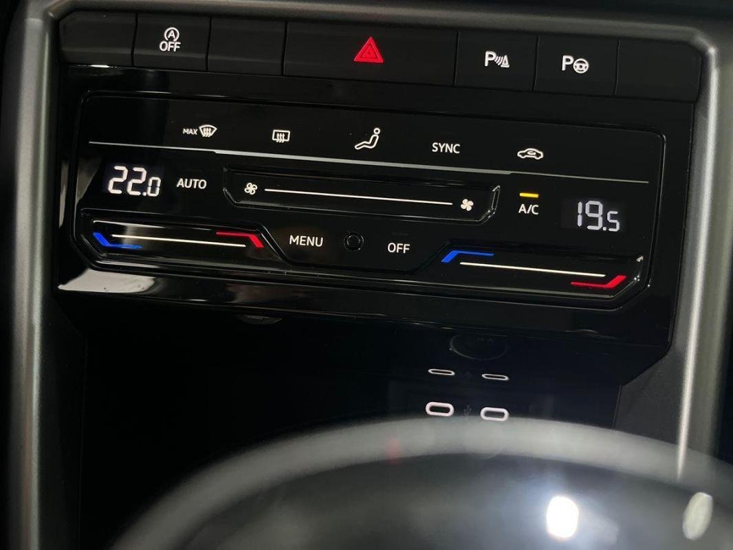 Volkswagen T-Roc - Photo 19