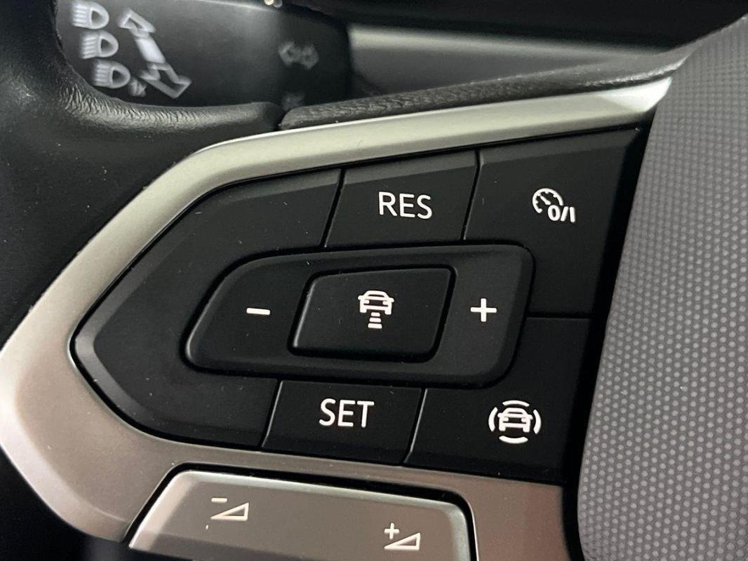 Volkswagen T-Roc - Photo 21