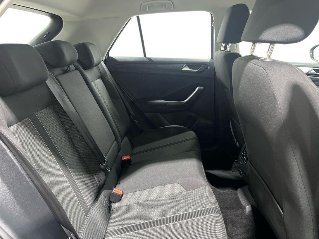 Volkswagen T-Roc - Photo 23