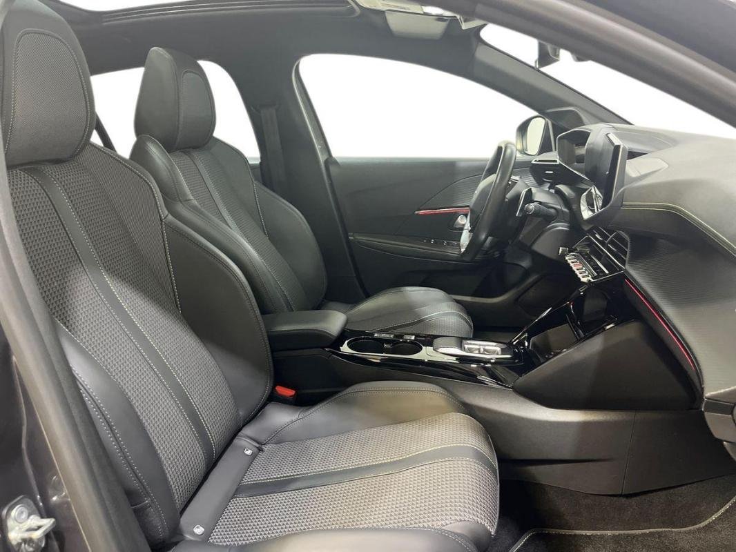Peugeot 208 - Photo 13