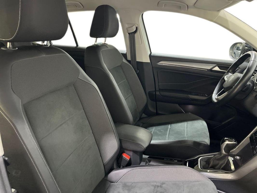 Volkswagen T-Roc - Photo 13