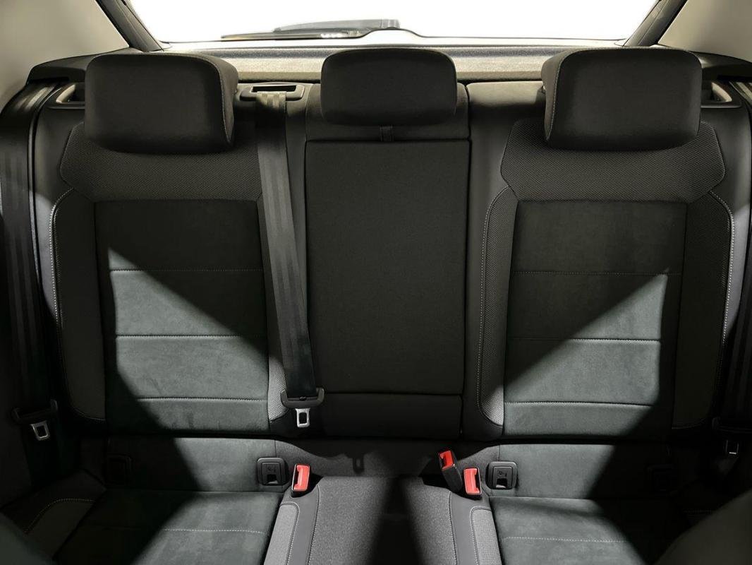 Volkswagen T-Roc - Photo 22
