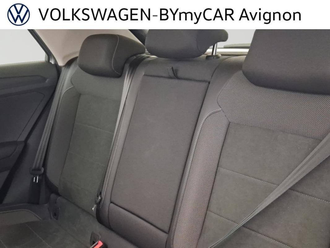 Volkswagen T-Roc - Photo 25