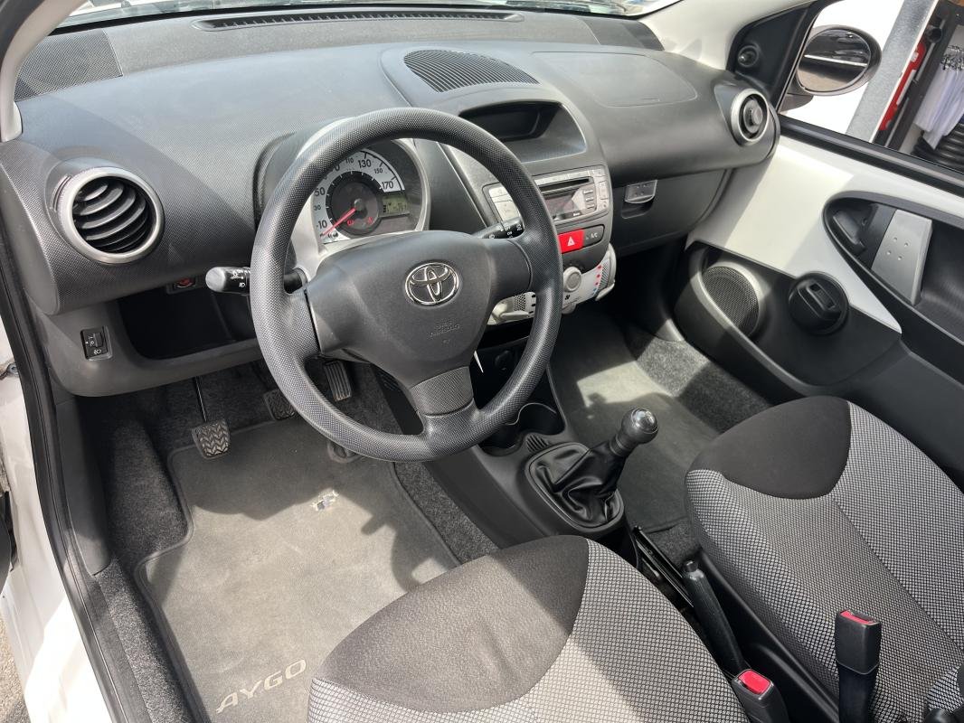 Toyota Aygo - Photo 14