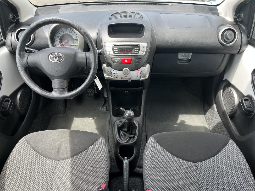 Toyota Aygo - Photo 15