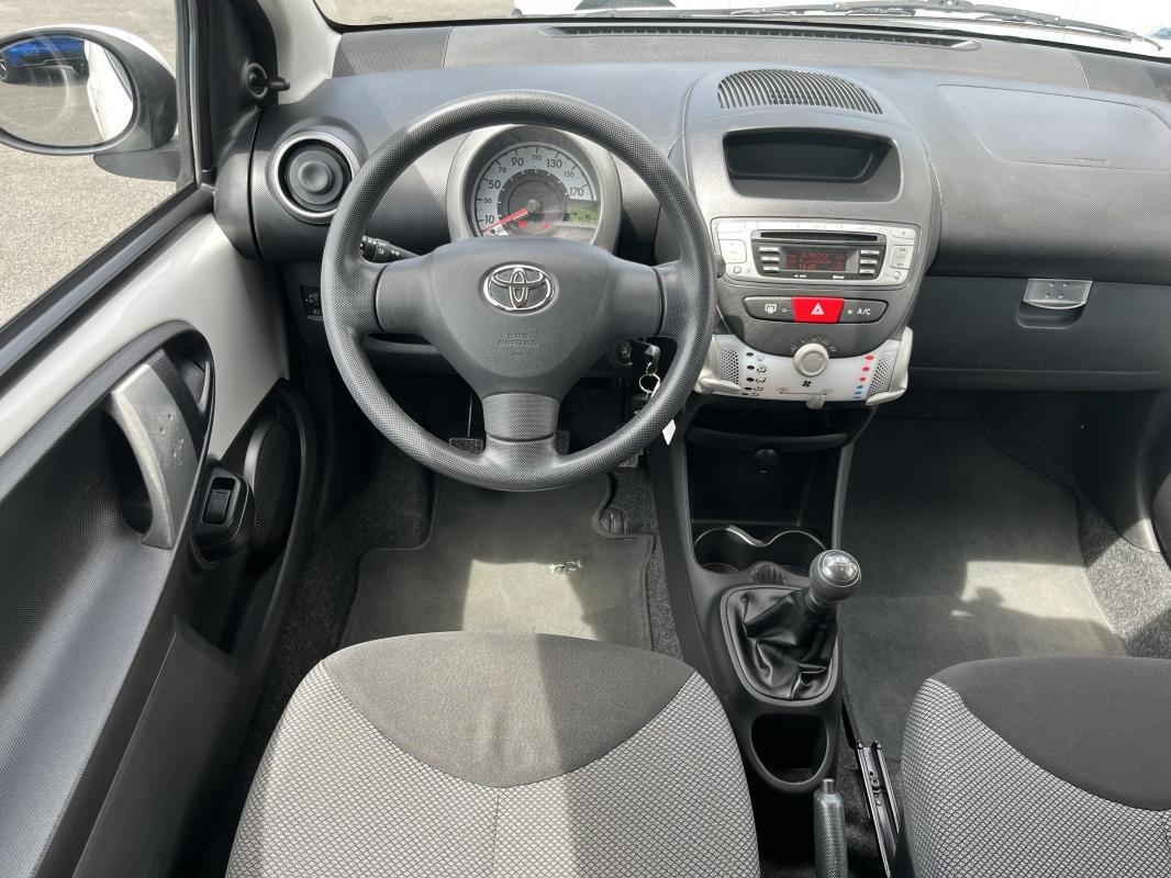 Toyota Aygo - Photo 16