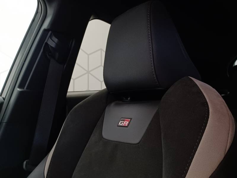 Toyota C-HR - Photo 30