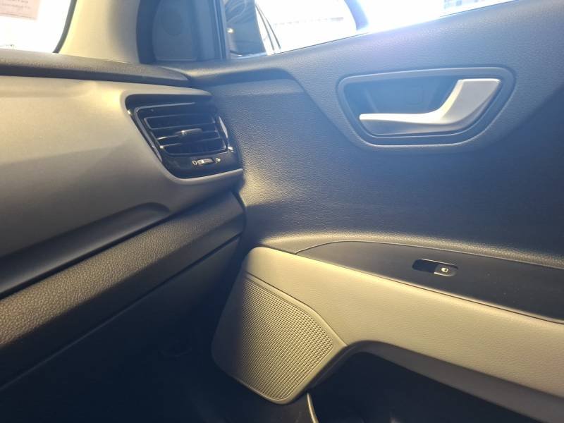 Kia Stonic - Photo 23