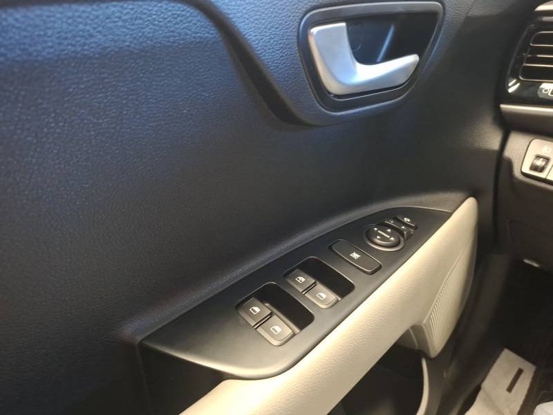 Kia Stonic - Photo 30