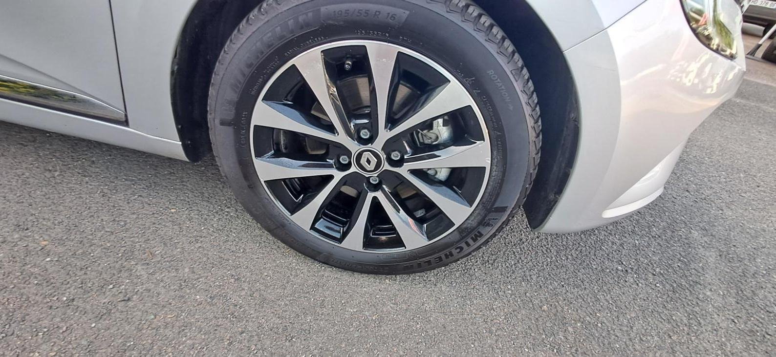 Renault Clio - Photo 18
